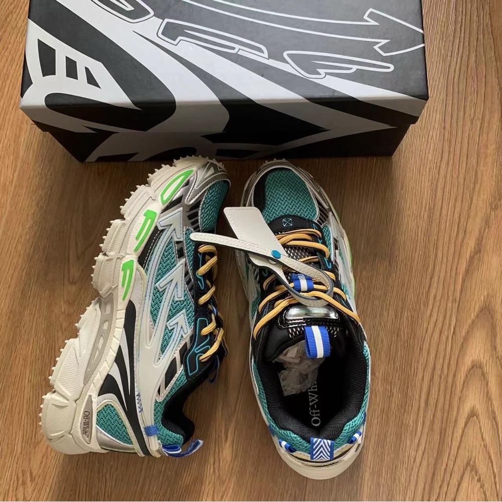 Off-White Be Right Back Paris